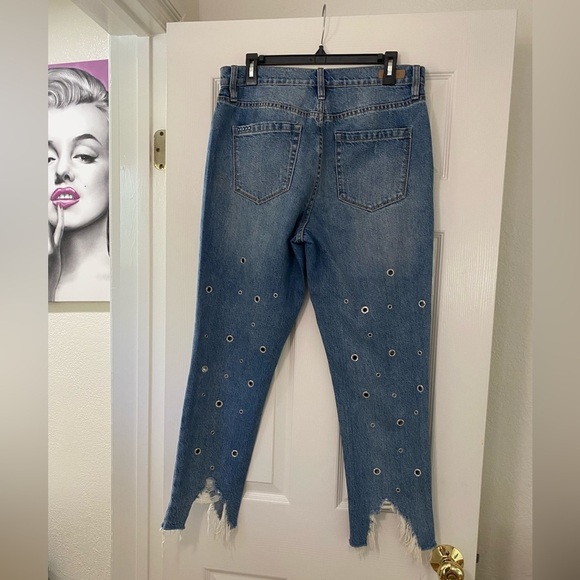 🔥 Blank NYC Distressed Grommet Jeans - Size 30 - Picture 3 of 8